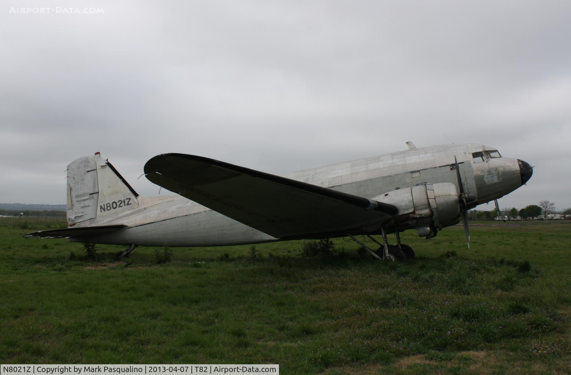 N8021Z, 1944 Douglas DC3C C/N 20444, Douglas DC3C