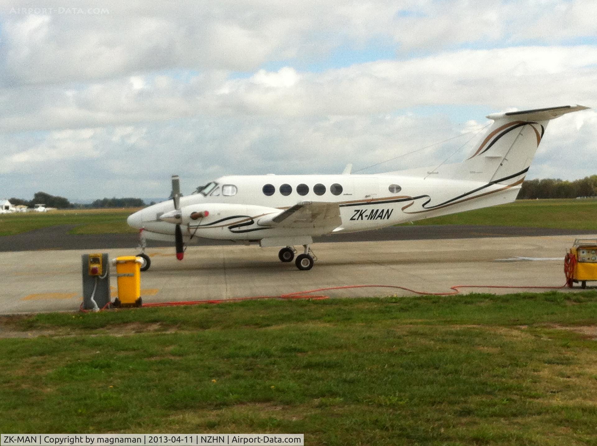 ZK-MAN, 1990 Beech B200 Super King Air King Air C/N BB-1366, On apron at Hamilton - not a RNZAF one for once! (there were four RNZAF machines there when I visited yesterday)