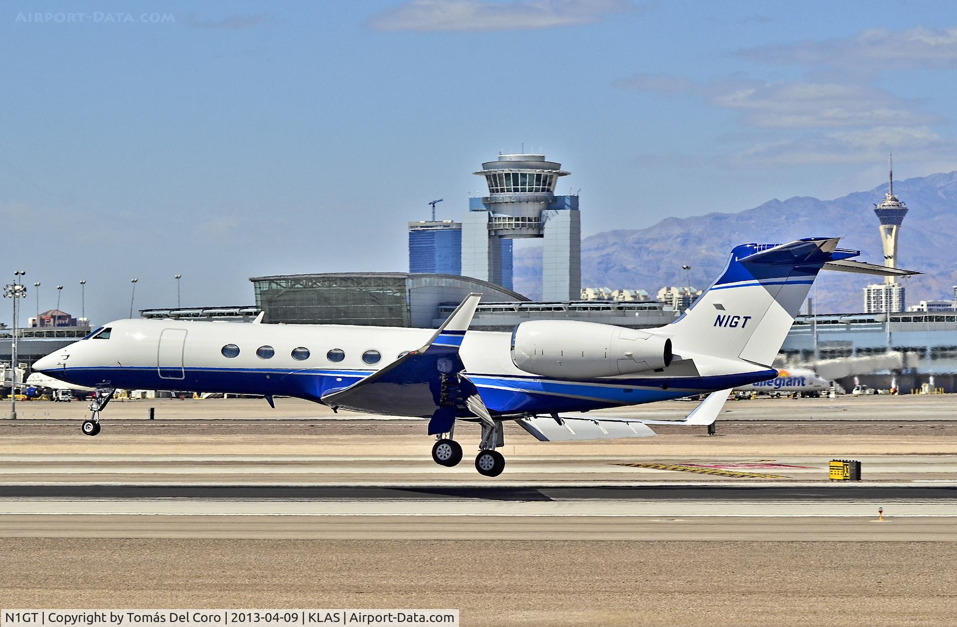 N1GT, Gulfstream Aerospace Gulfstream V C/N 531, N1GT Gulfstream Aerospace G-V Gulfstream V (cn 531)

Las Vegas - McCarran International (LAS / KLAS)
USA - Nevada
April 09, 2013
Photo: TDelCoro