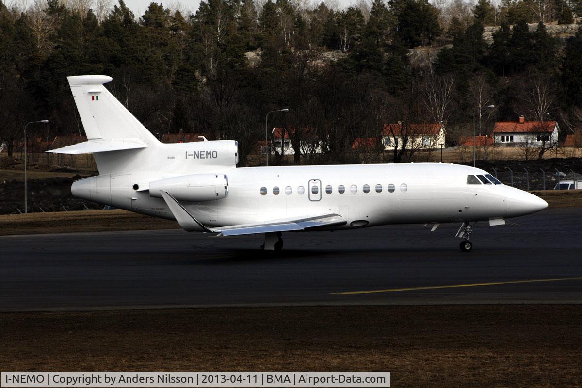 I-NEMO, 2011 Dassault Falcon 900LX C/N 255, Lining up runway 12 for a flight back to Rome.