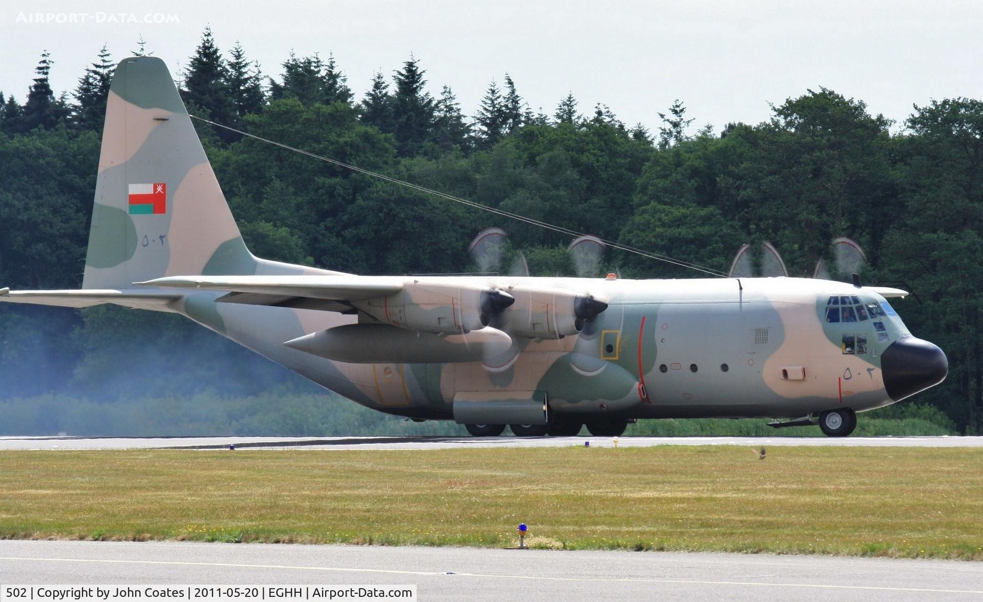 502, 1981 Lockheed C-130H Hercules C/N 4916, Usual spectacular departure of an Omani C130
