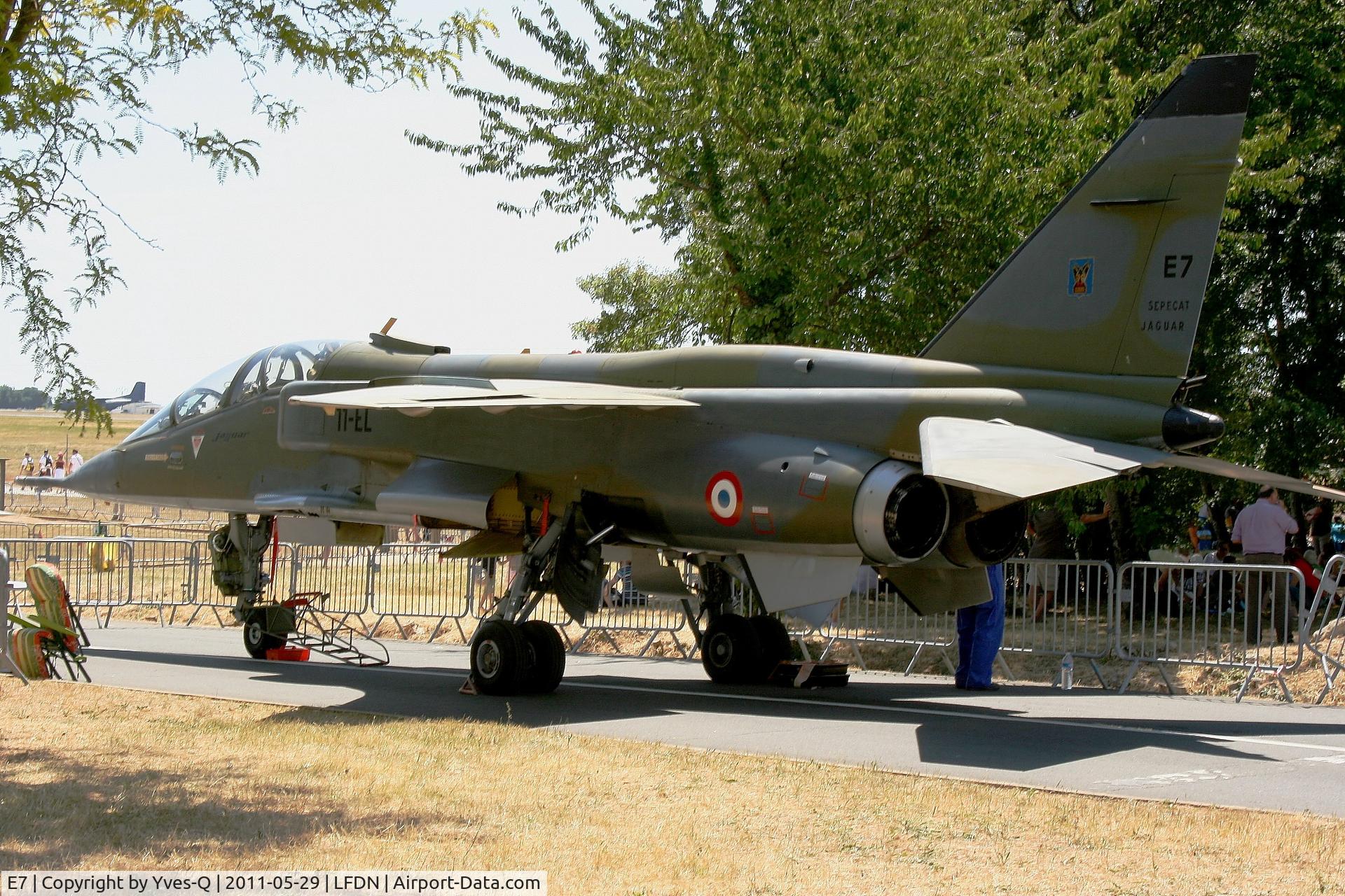 E7, Sepecat Jaguar E C/N E7, Sepecat Jaguar E, Static display, Rochefort-St Agnant AB 721 (LFDN-RCO) Open day 2011