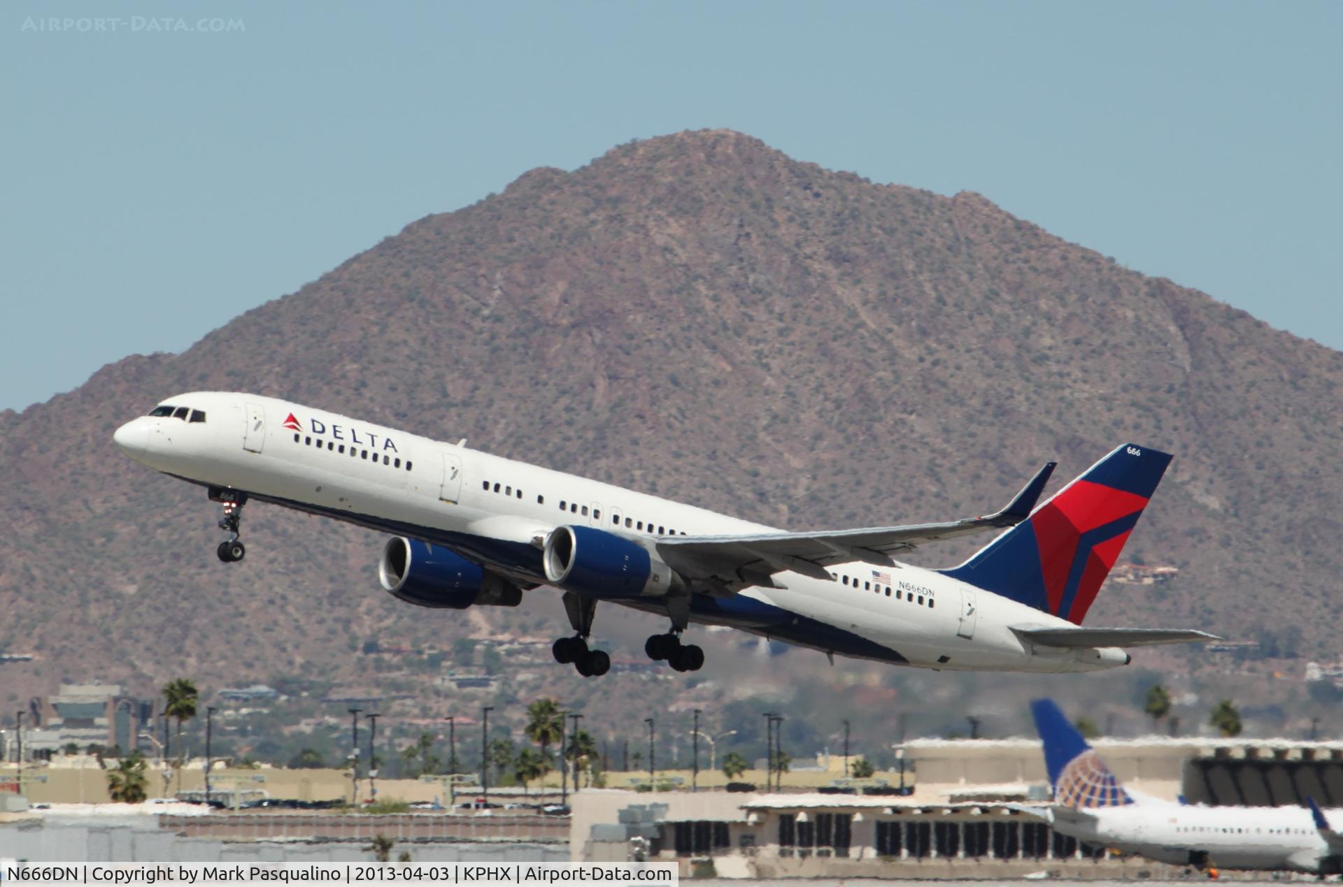 N666DN, 1991 Boeing 757-232 C/N 25034, Boeing 757-200