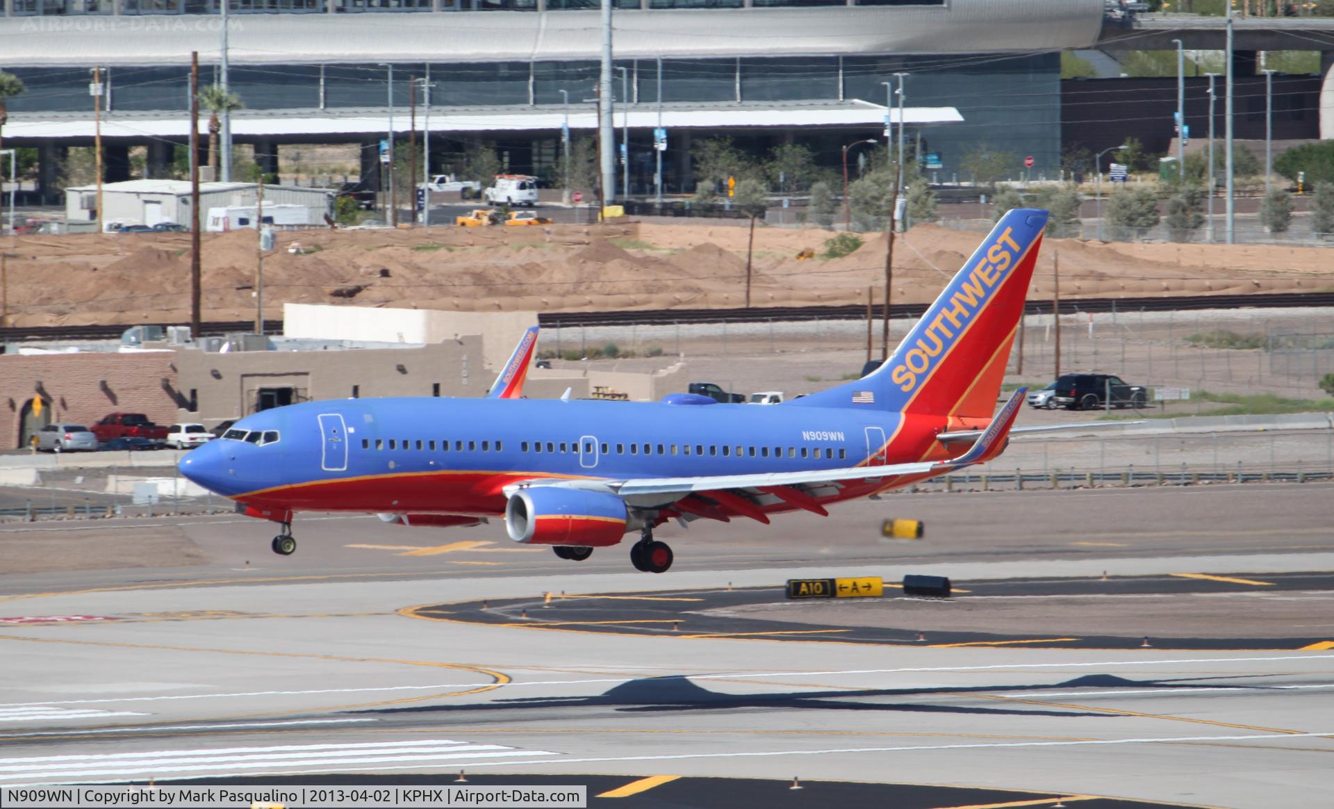 N909WN, 2008 Boeing 737-7H4 C/N 32458, Boeing 737-700