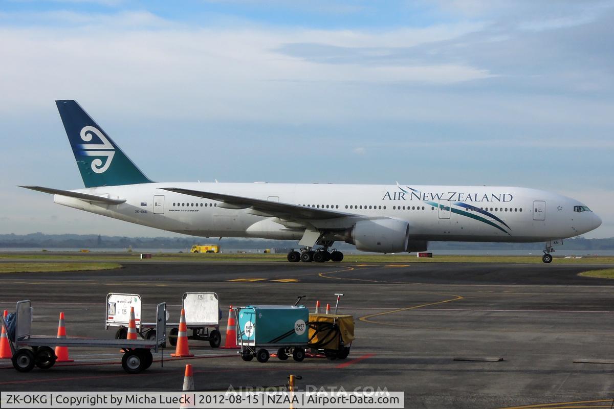 ZK-OKG, 2006 Boeing 777-219 C/N 29403, At Auckland