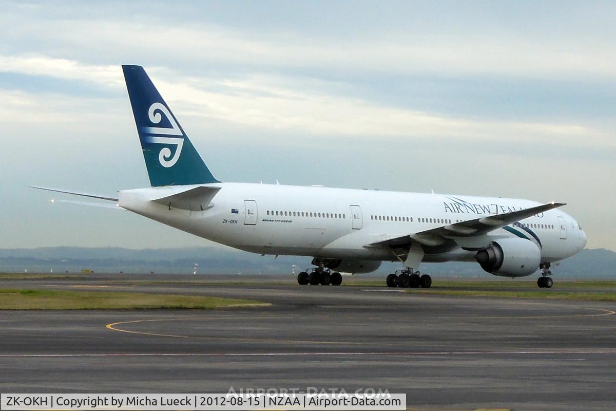 ZK-OKH, 2007 Boeing 777-219/ER C/N 34379, At Auckland