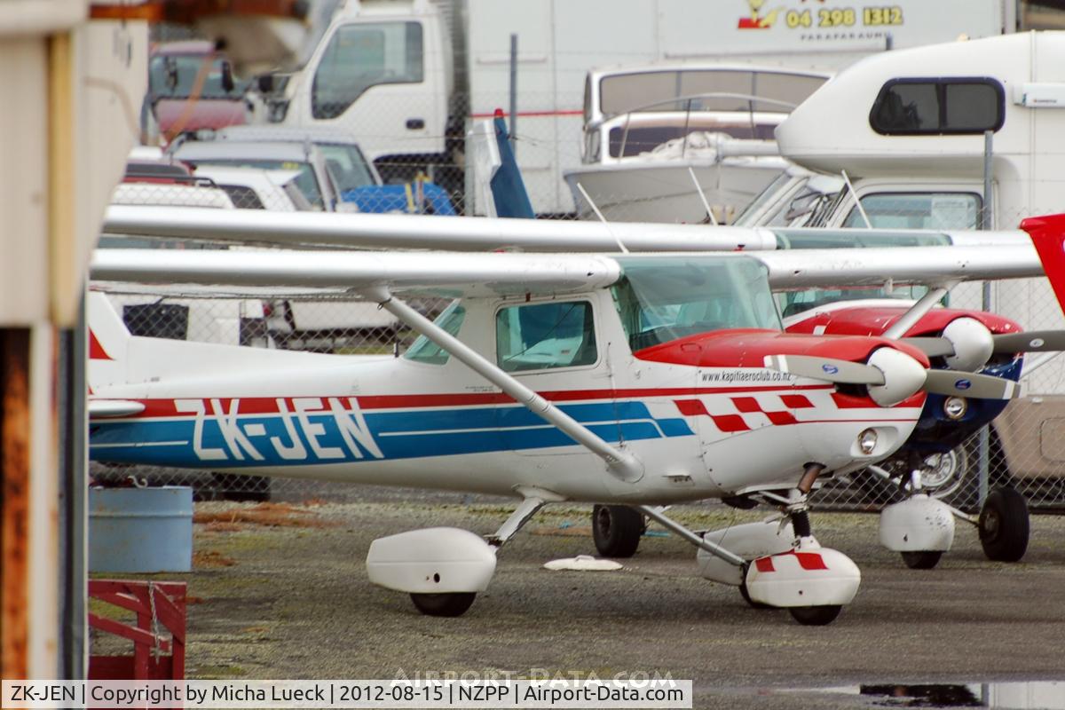 ZK-JEN, Cessna A152 Aerobat C/N A1520868, The small airport at Paraparaumu