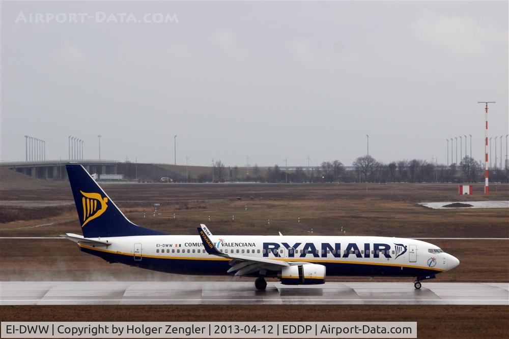 EI-DWW, 2008 Boeing 737-8AS C/N 33629, 38 minutes earlier as scheduled: FR 8787 after touch down on rwy 26R....