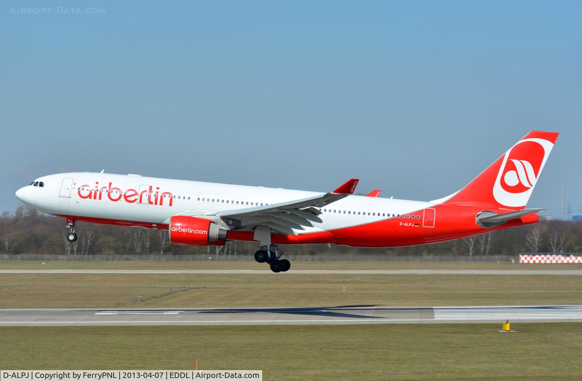 D-ALPJ, 2008 Airbus A330-223 C/N 0911, Air Berlin A332 landing