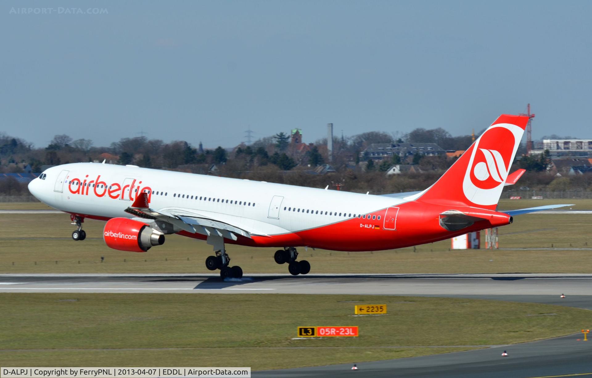 D-ALPJ, 2008 Airbus A330-223 C/N 0911, Touchdown