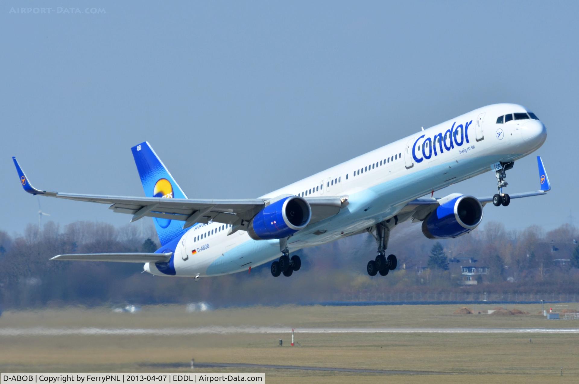 D-ABOB, 1998 Boeing 757-330 C/N 29017, Condor B753 taking off from DUS