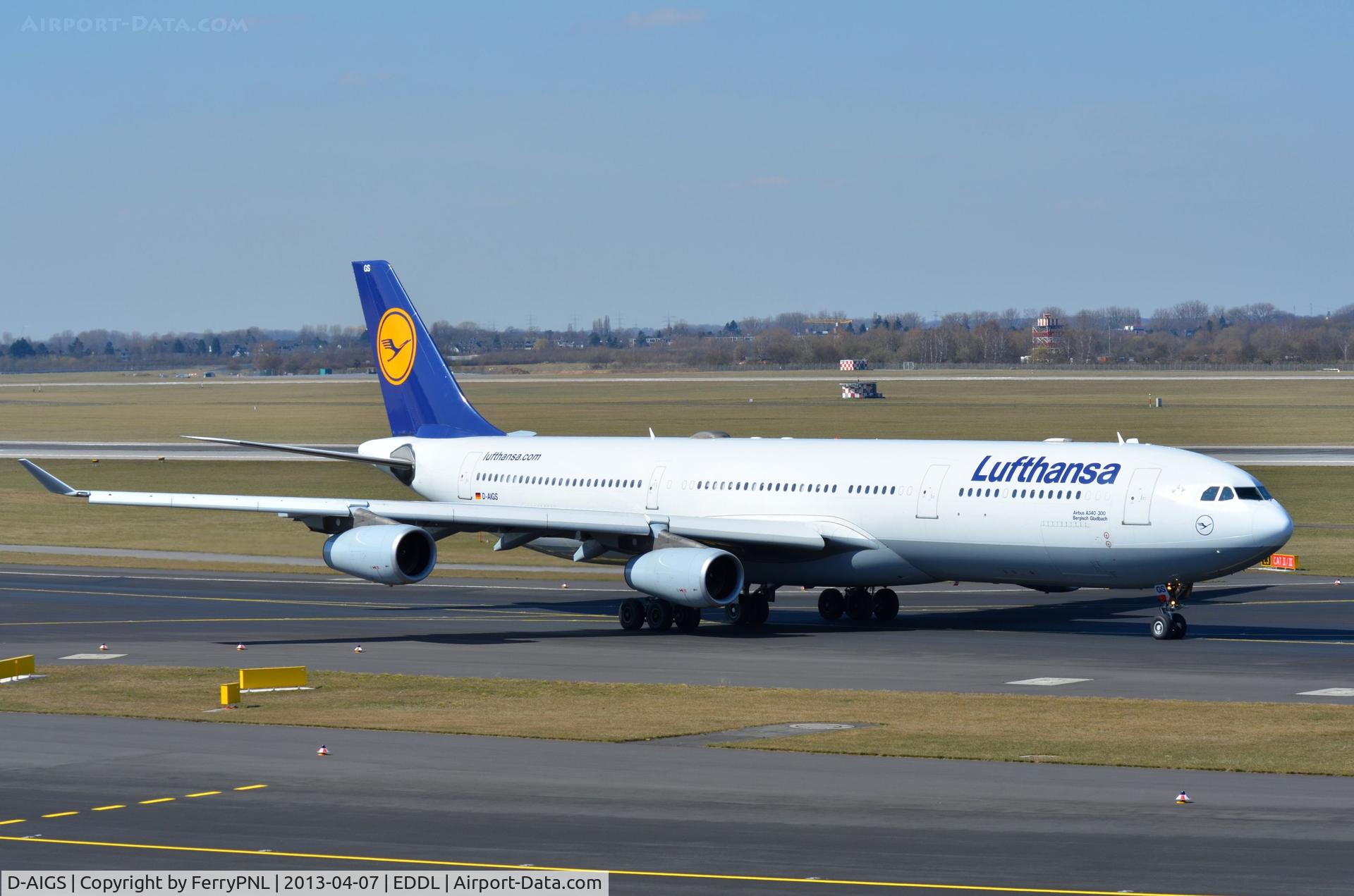 D-AIGS, 1999 Airbus A340-313 C/N 297, LH A343 taxiing out for a tatl departure.