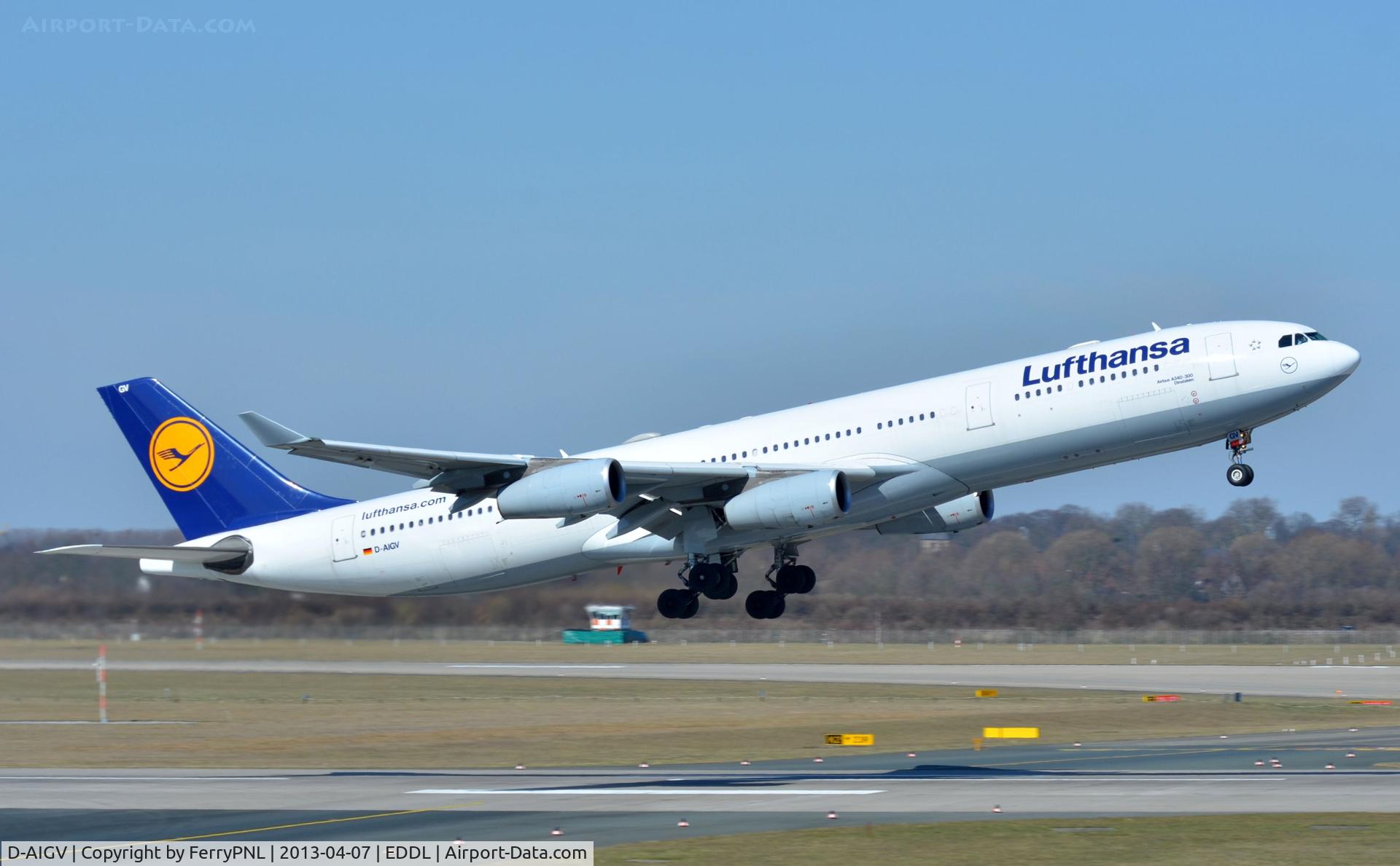 D-AIGV, 2000 Airbus A340-313X C/N 325, LH A343 lift-off