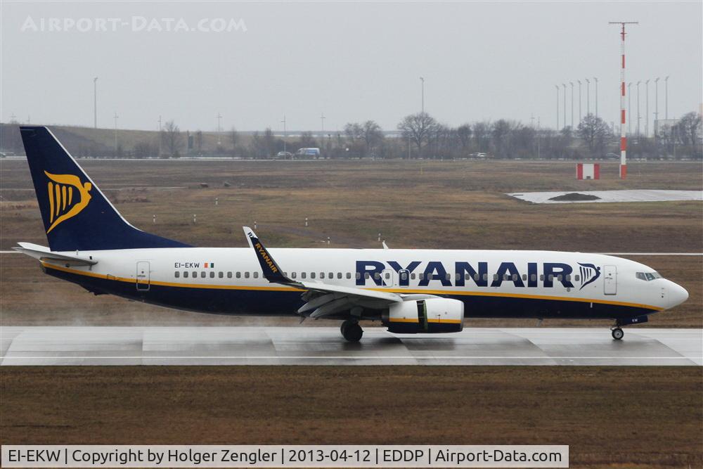 EI-EKW, 2010 Boeing 737-8AS C/N 38506, A quite good shot from visitor´s hill at rwy 08L/26R.....