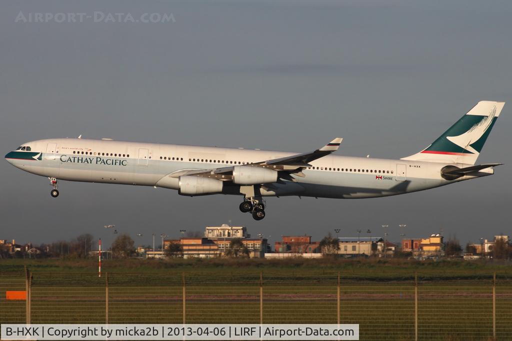 B-HXK, Airbus A340-313 C/N 228, Landing