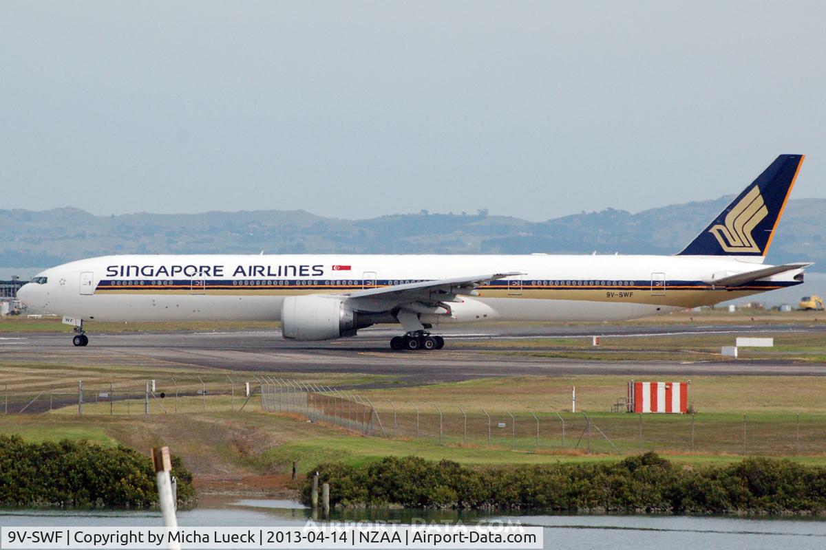 9V-SWF, 2006 Boeing 777-312/ER C/N 34571, At Auckland