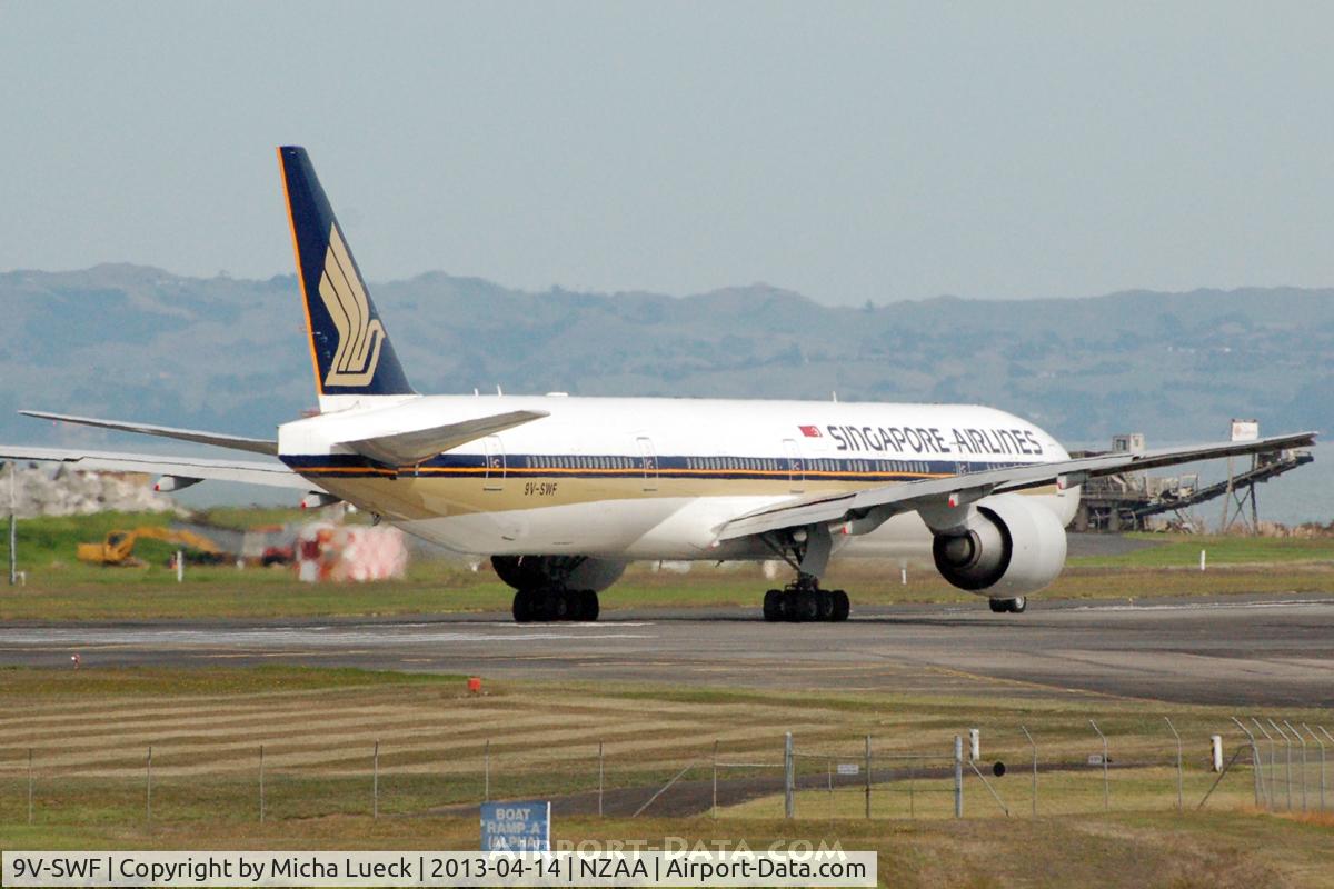 9V-SWF, 2006 Boeing 777-312/ER C/N 34571, At Auckland