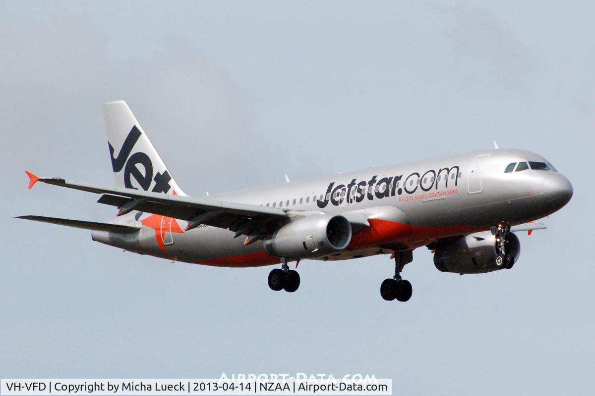 VH-VFD, 2011 Airbus A320-232 C/N 4922, At Auckland
