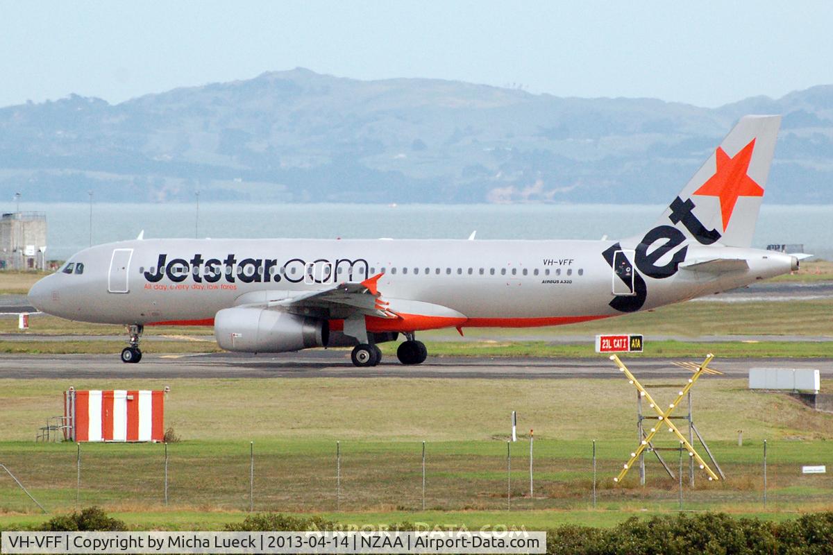 VH-VFF, 2012 Airbus A320-232 C/N 5039, At Auckland