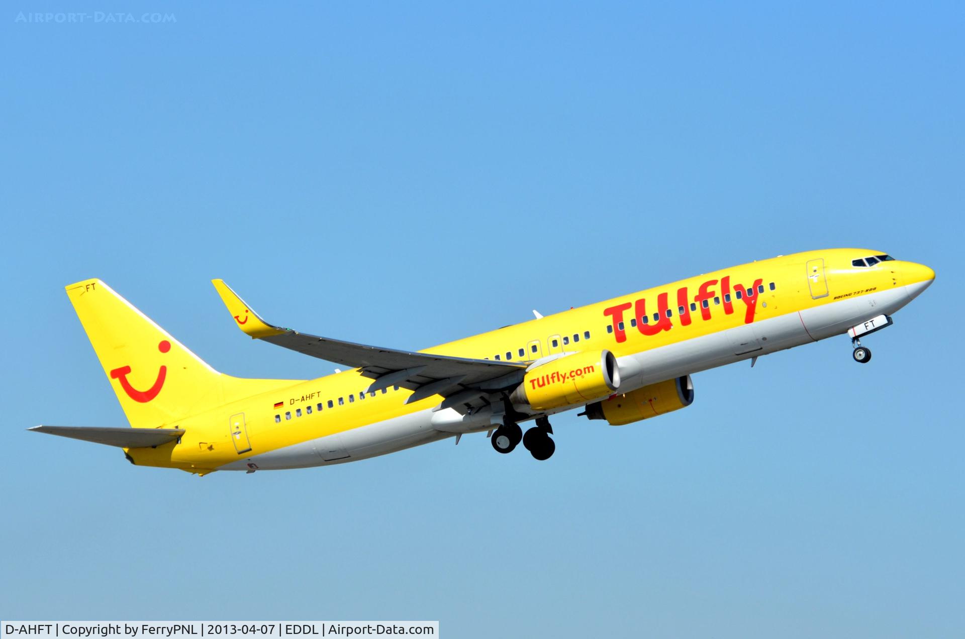 D-AHFT, 2000 Boeing 737-8K5 C/N 30413, Tuifly B738 departure