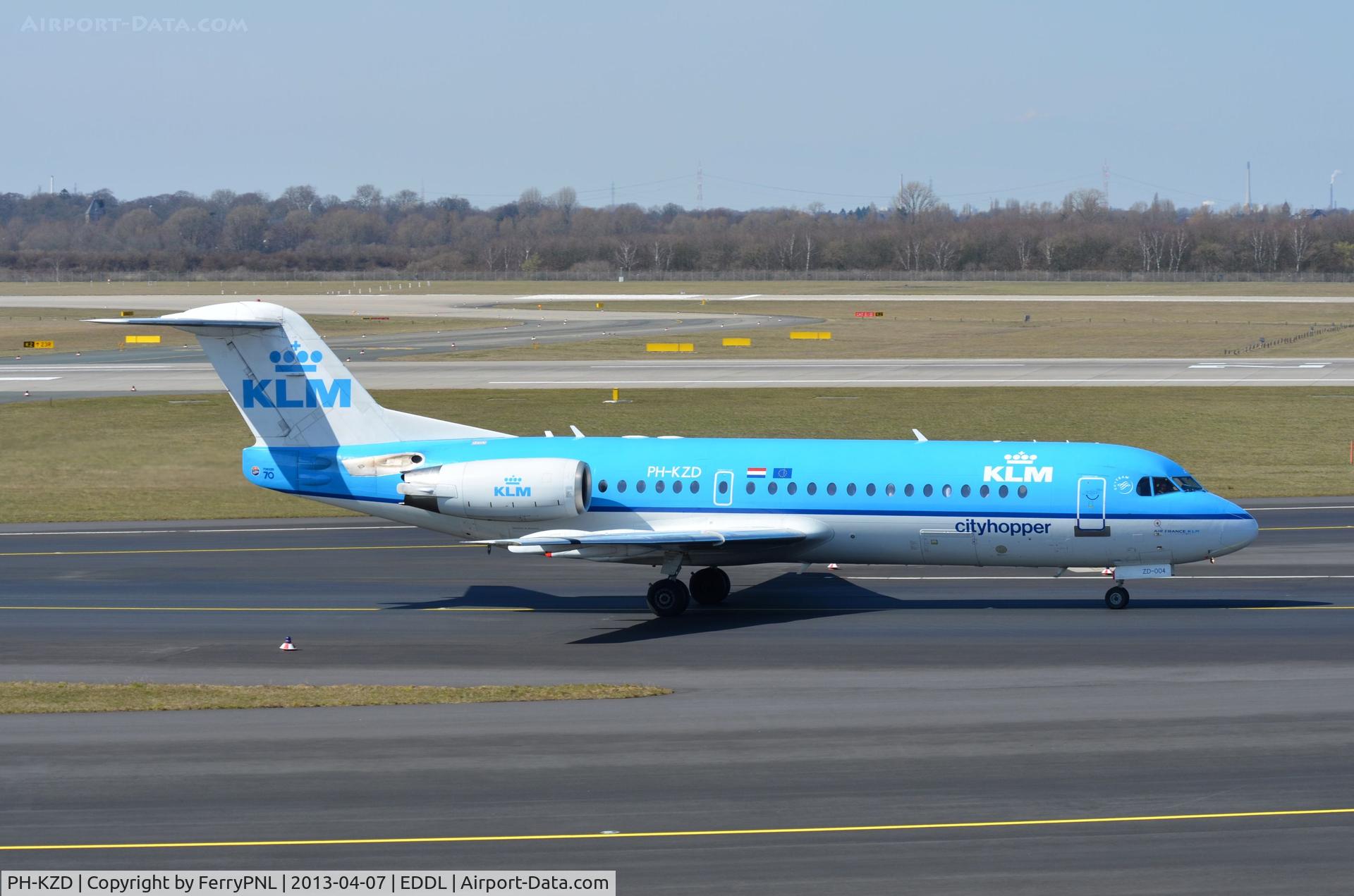 PH-KZD, 1997 Fokker 70 (F-28-0070) C/N 11582, Fk70 about to depart to AMS (30 min flight).