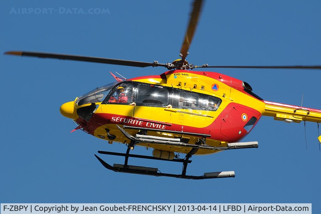 F-ZBPY, Eurocopter-Kawasaki EC-145 (BK-117C-2) C/N 9050, DRAGON 33 take off to Lacanau Océan