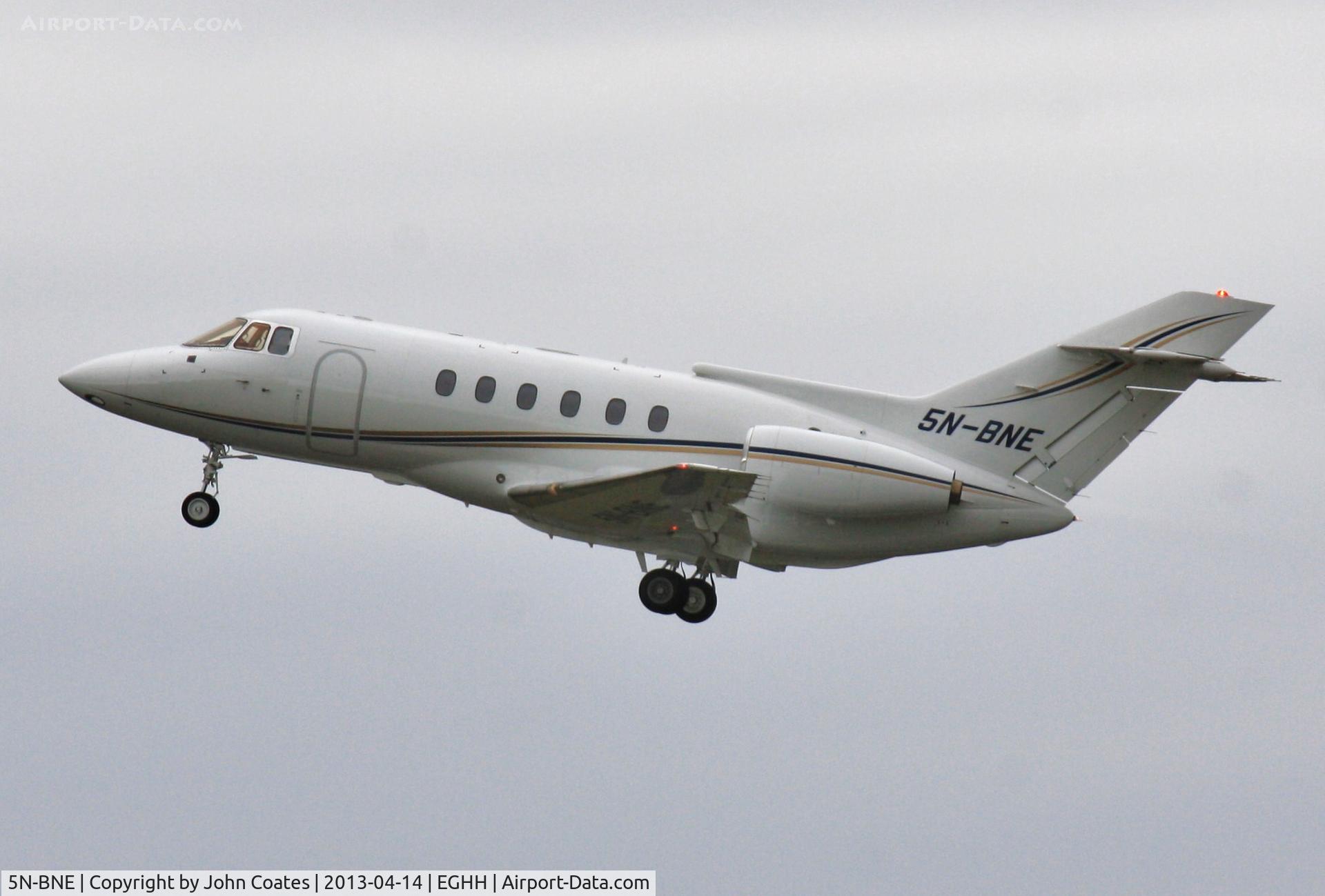 5N-BNE, Raytheon Hawker 800A C/N 258265, Departing JETS