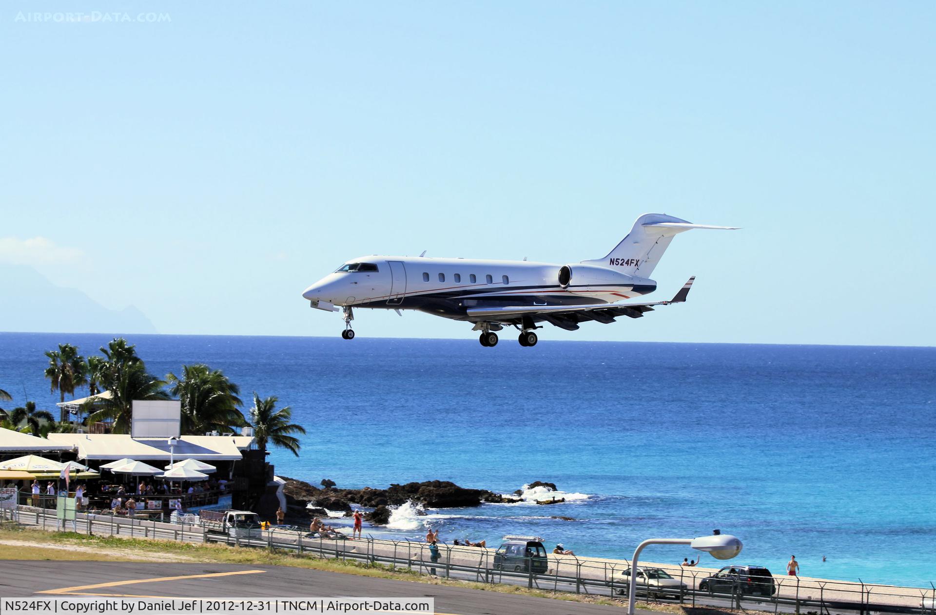 N524FX, 2006 Bombardier Challenger 300 (BD-100-1A10) C/N 20095, N524FX