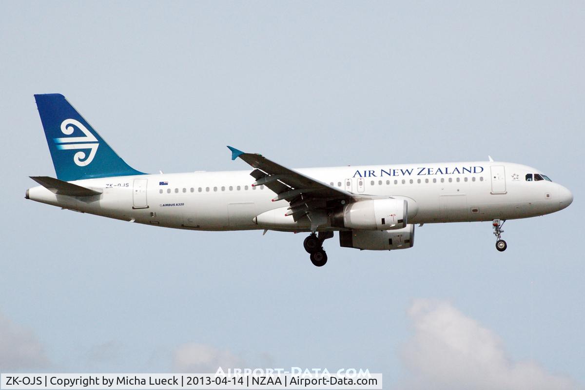 ZK-OJS, 2011 Airbus A320-232 C/N 4926, At Auckland