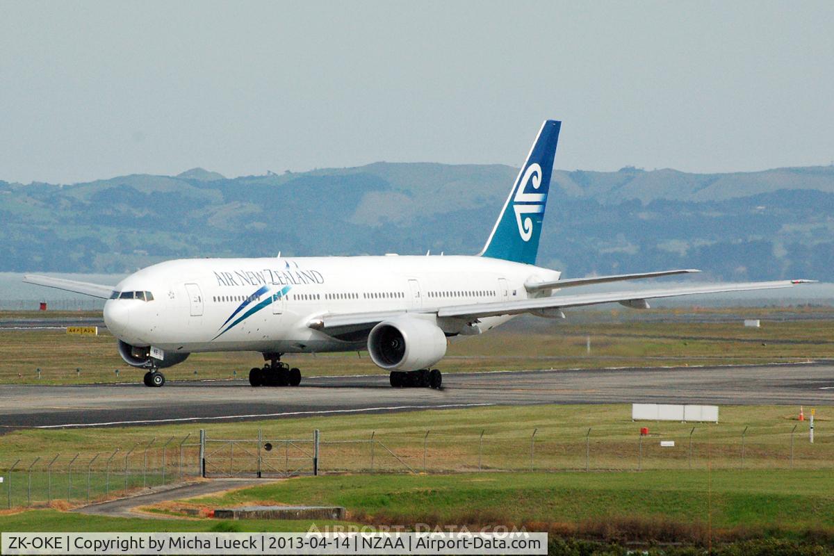 ZK-OKE, 2006 Boeing 777-219/ER C/N 32712, At Auckland