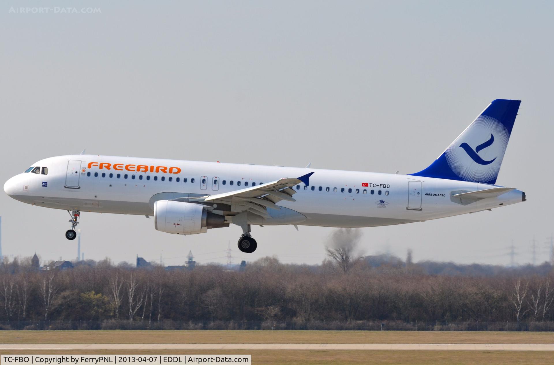 TC-FBO, 2012 Airbus A320-214 C/N 5096, Freebird A320 landing in DUS