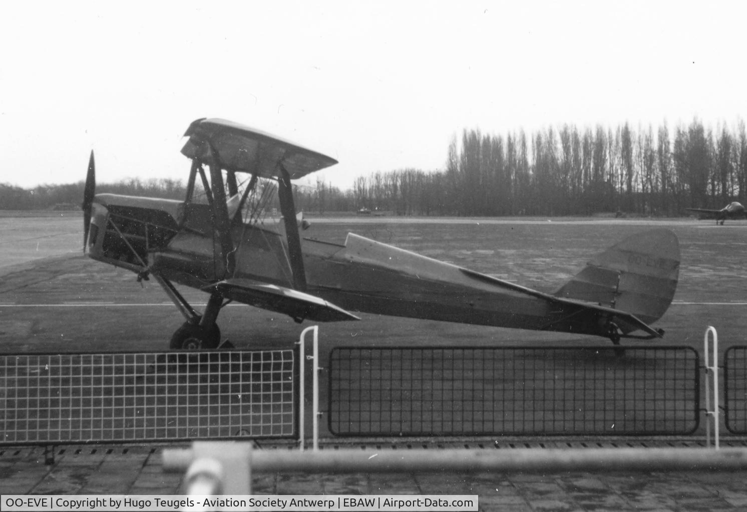 OO-EVE, De Havilland DH-82A Tiger Moth II C/N 85953, scanned b/w picture