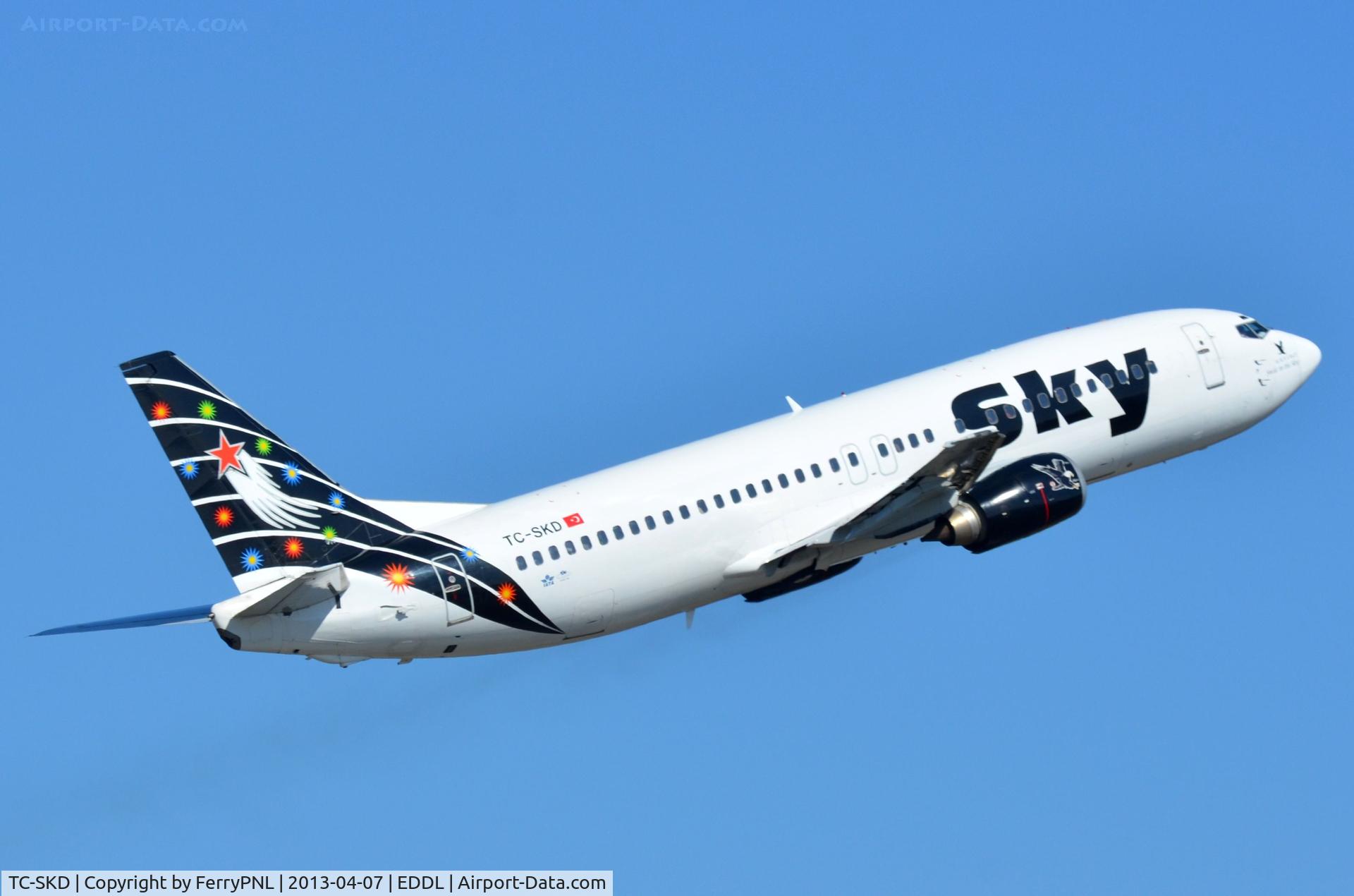 TC-SKD, 1992 Boeing 737-4Q8 C/N 25372, Black Sky B734 in blue sky