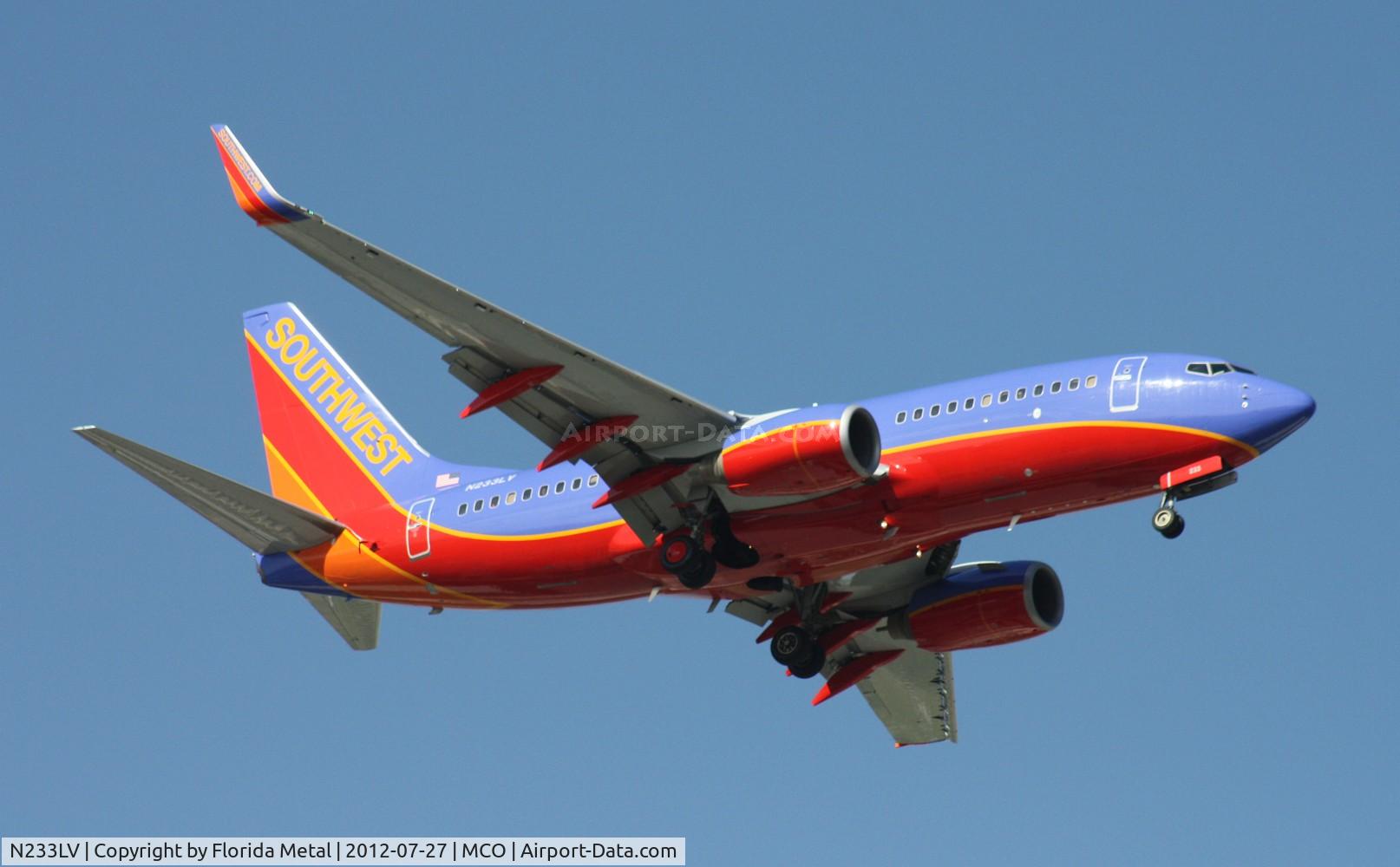 N233LV, 2006 Boeing 737-7H4 C/N 32501, Southwest 737