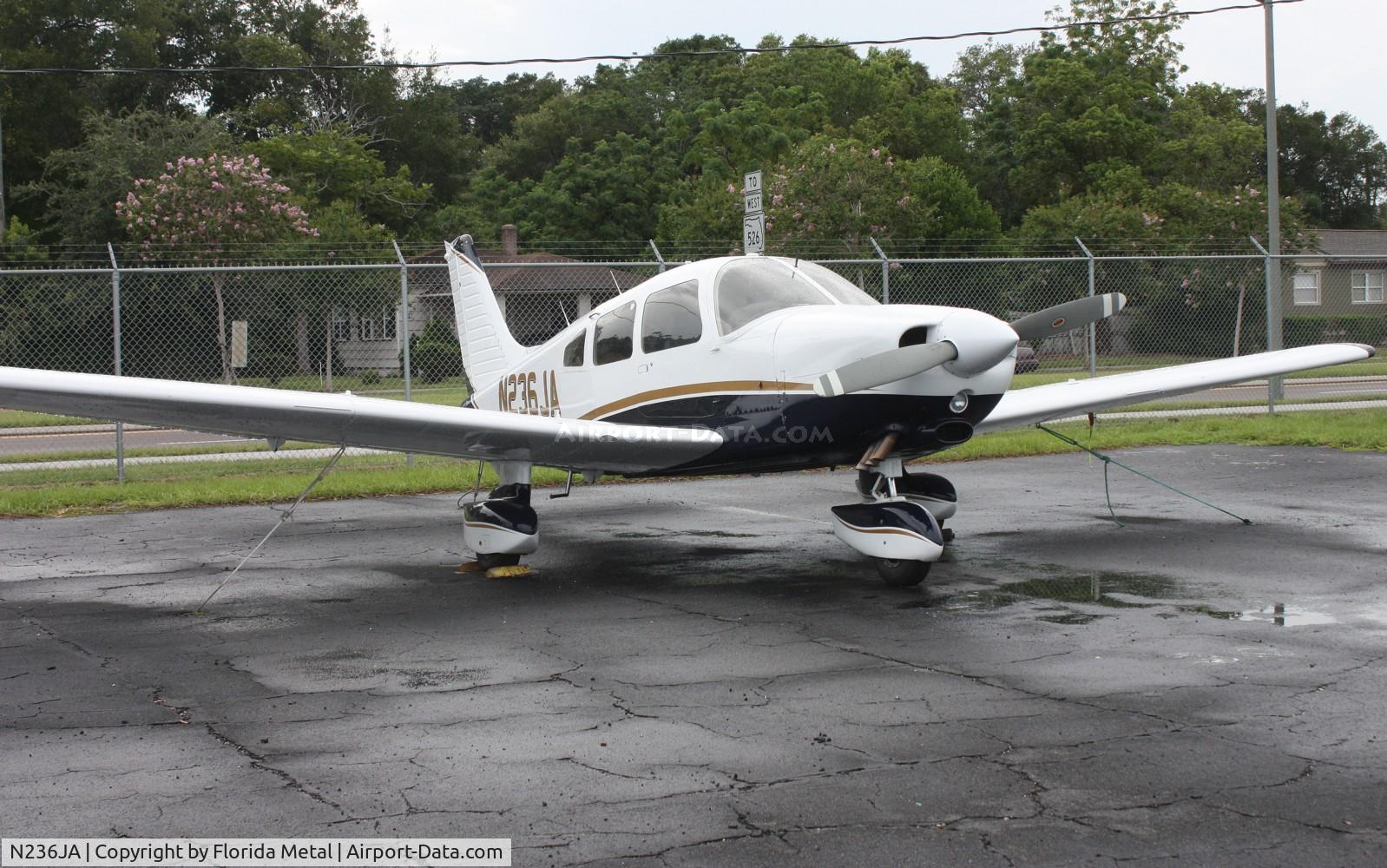 N236JA, 1981 Piper PA-28-236 Dakota C/N 28-8211005, PA-28-236
