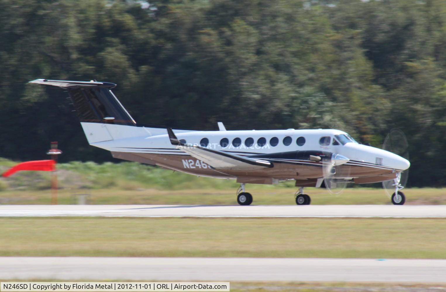 N246SD, 2005 Raytheon Aircraft Company B300 C/N FL-441, Beech 350 at NBAA