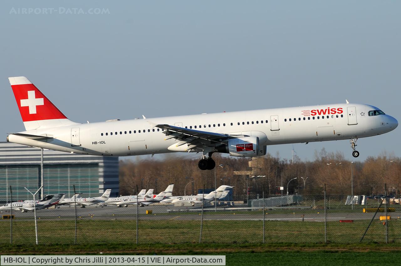 HB-IOL, 1999 Airbus A321-111 C/N 1144, Swiss