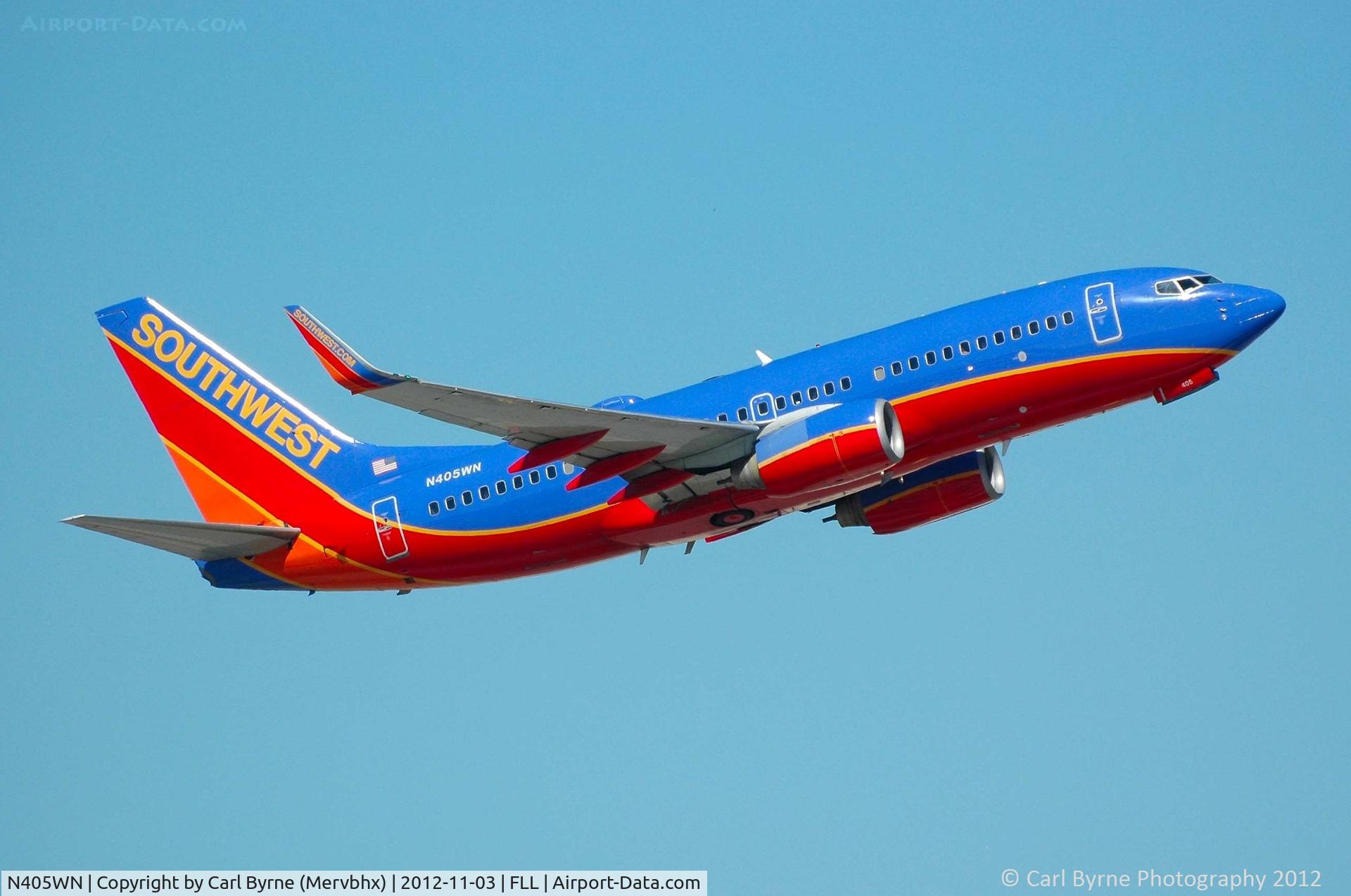 N405WN, 2001 Boeing 737-7H4 C/N 27893, Taken from the Hibiscus car park viewing area.
