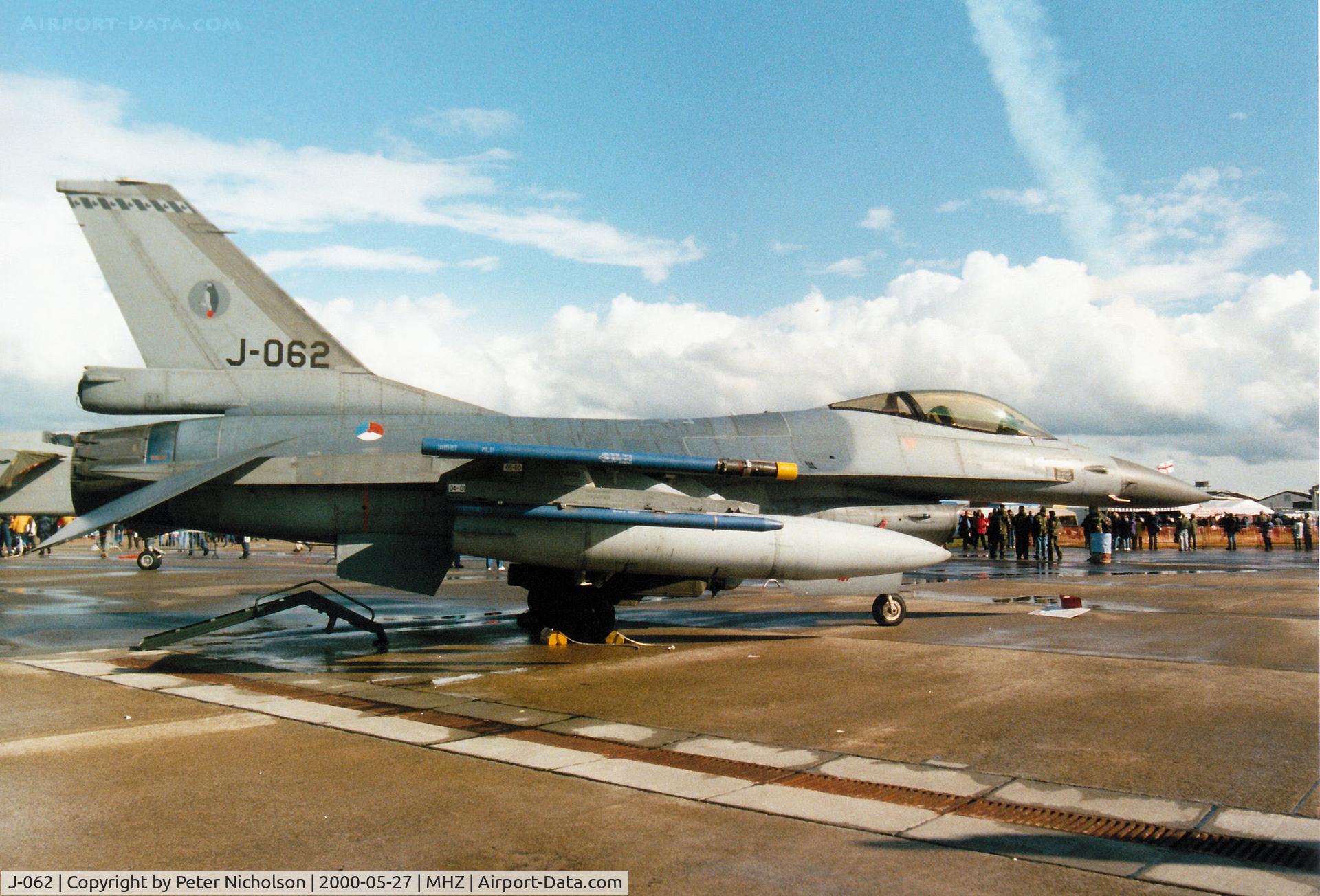 J-062, Fokker F-16AM Fighting Falcon C/N 6D-145, F-16AM Fighting Falcon of 322 Squadron Royal Netherlands Air Force on display at the RAF Mildenhall Air Fete 2000.