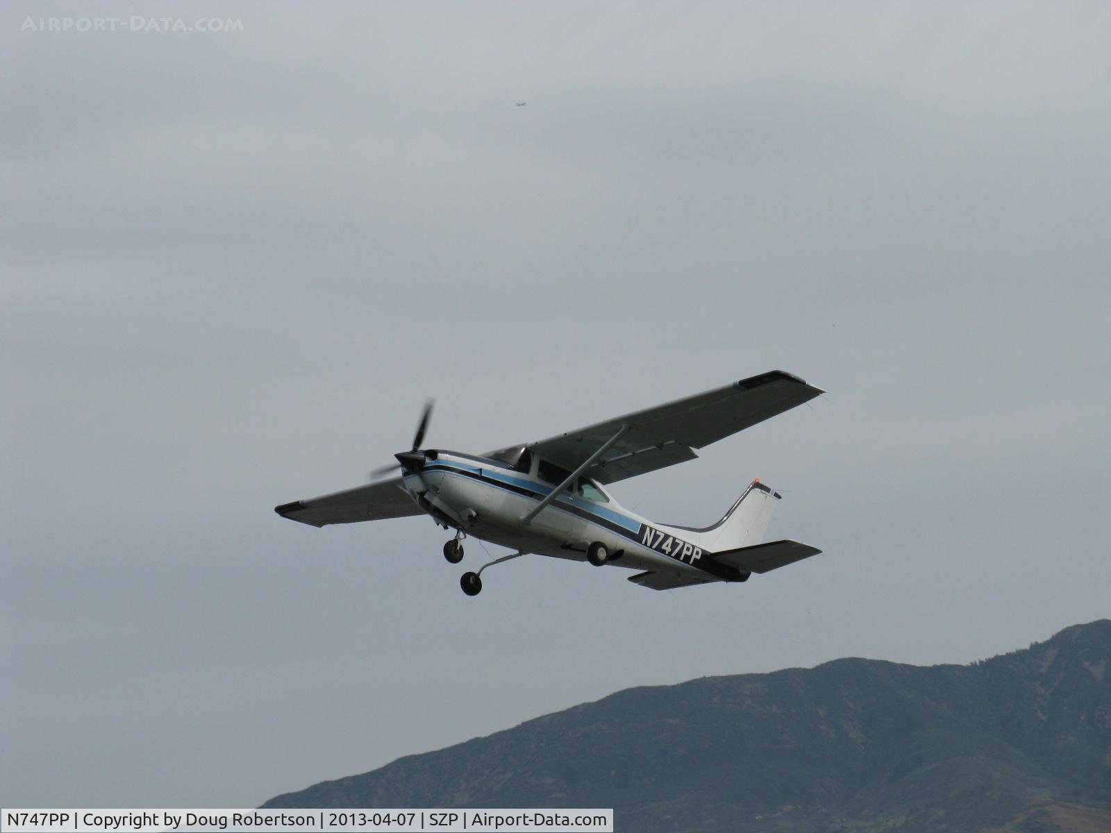 N747PP, 1980 Cessna 182R Skylane C/N R18201587, 1980 Cessna 182R SKYLANE RG, Lycoming O-540-J3C5D 235 Hp, takeoff climb Rwy 22