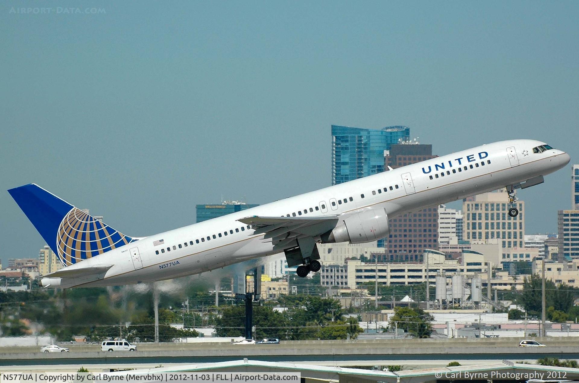 N577UA, 1993 Boeing 757-222 C/N 26693, Taken from the Hibiscus car park viewing area.
