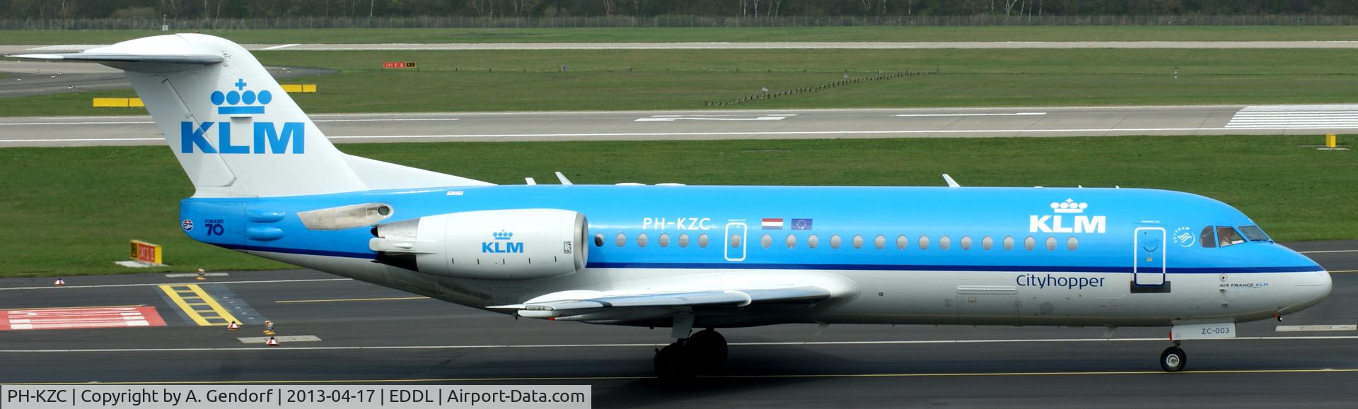 PH-KZC, 1996 Fokker 70 (F-28-0070) C/N 11566, KLM Cityhopper, is taxiing to the runway for departure at Düsseldorf Int´l (EDDL)