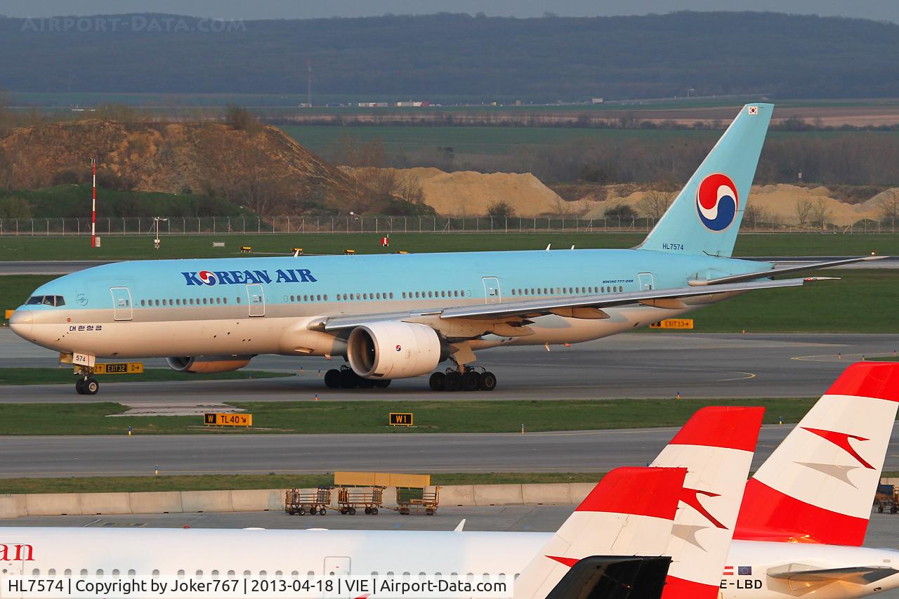 HL7574, 2000 Boeing 777-2B5/ER C/N 28444, Korean Air