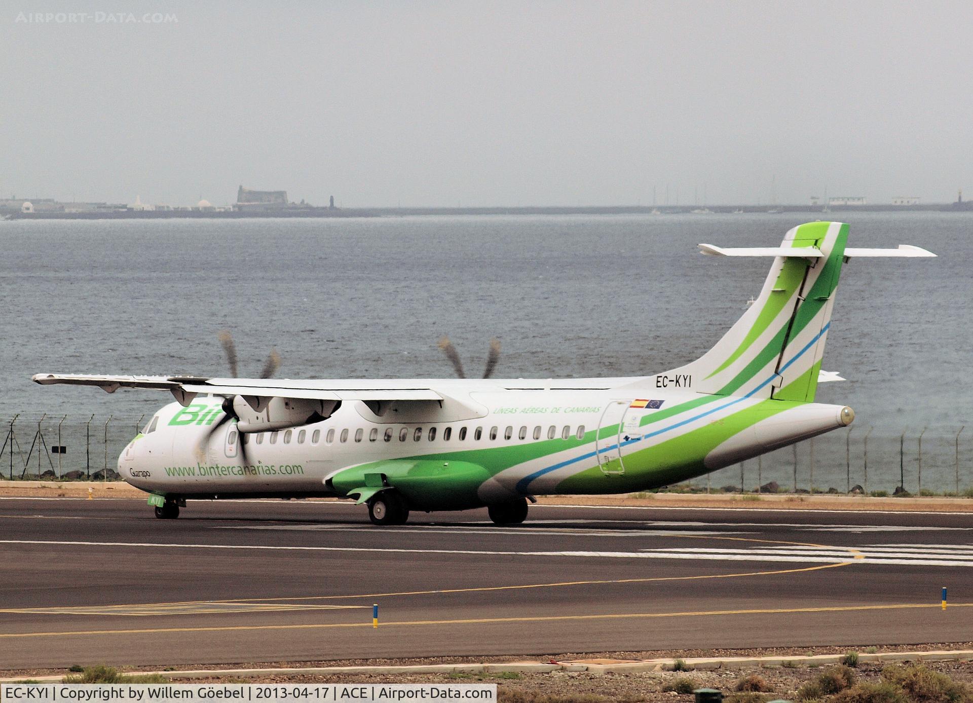 EC-KYI, 2009 ATR 72-212A C/N 850, Taxi to the runway of Lanzarote