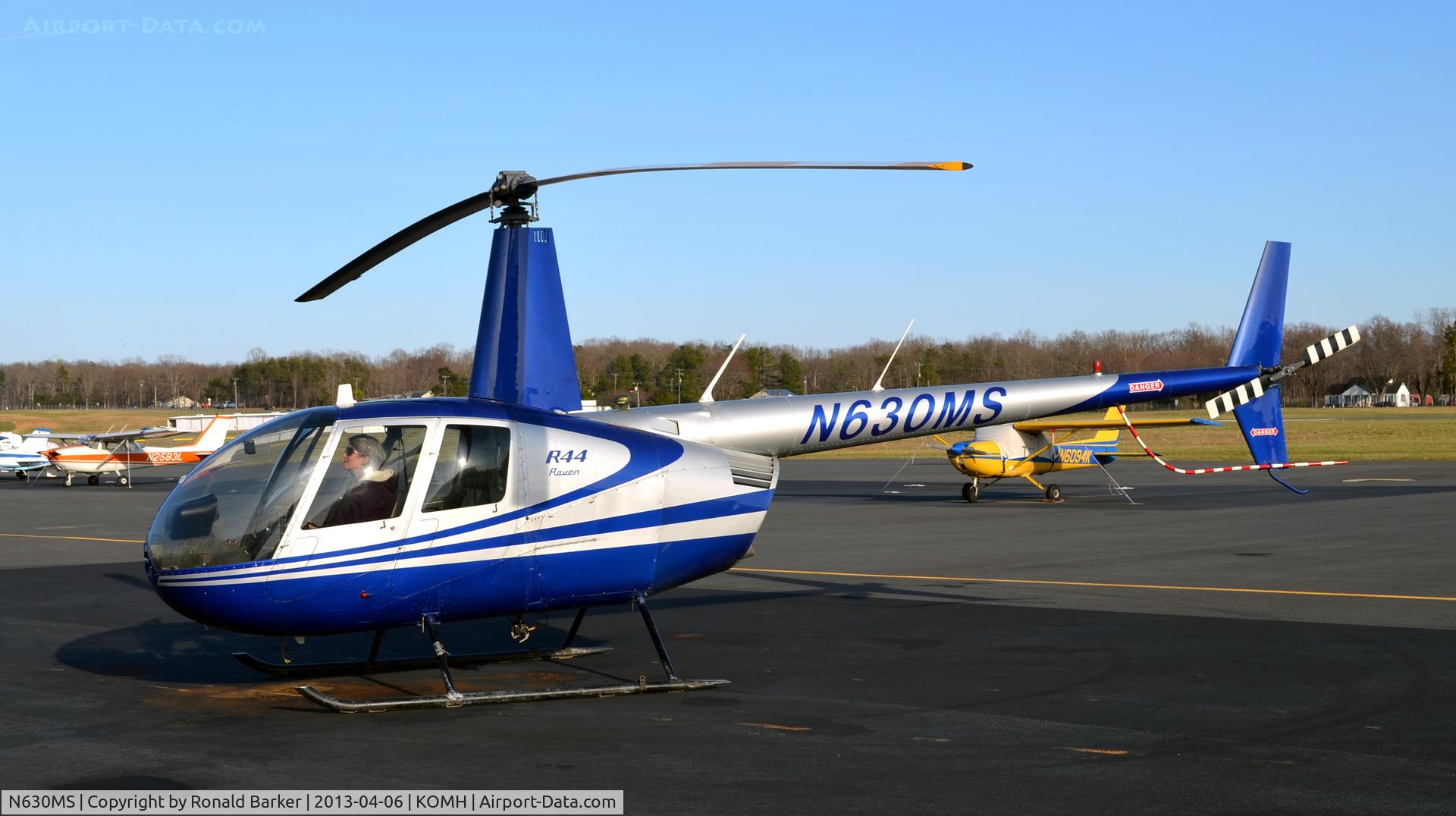 N630MS, 2000 Robinson R44 C/N 0885, Orange