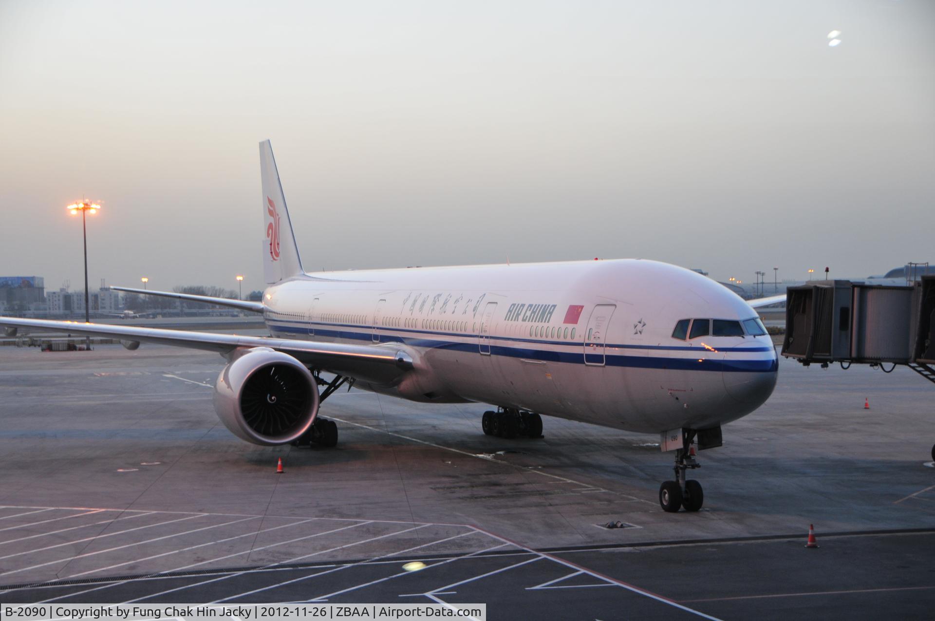 B-2090, 2012 Boeing 777-39L/ER C/N 38669, It was empty at that time.