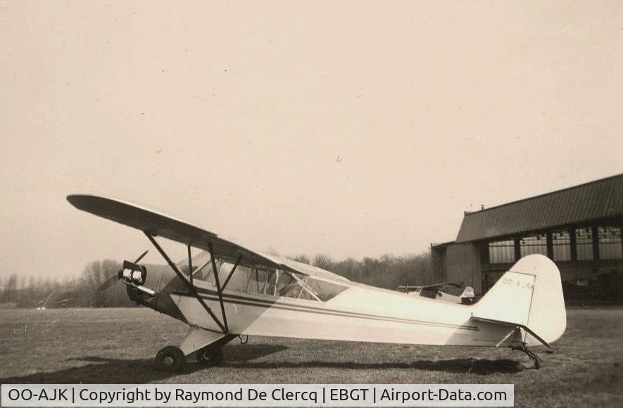OO-AJK, 1944 Piper L-4J Grasshopper (J3C-65D) C/N 12476, Gent 1967