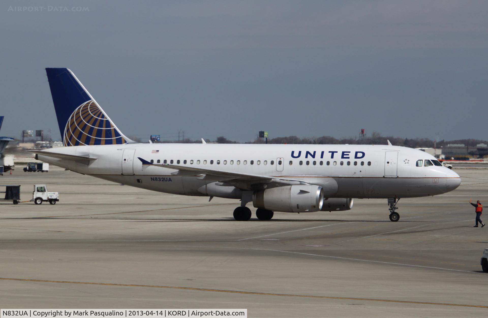 N832UA, 2000 Airbus A319-131 C/N 1321, Airbus A319