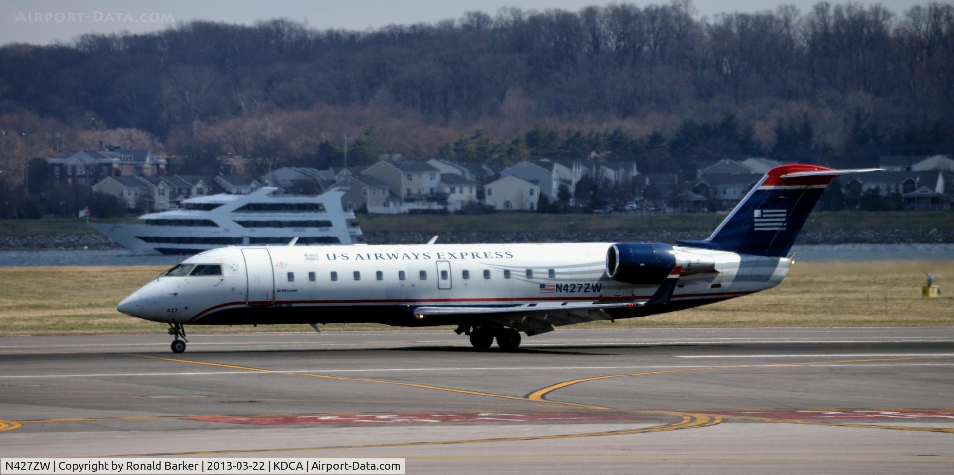 N427ZW, 2002 Bombardier CRJ-200LR (CL-600-2B19) C/N 7685, Landing DCA