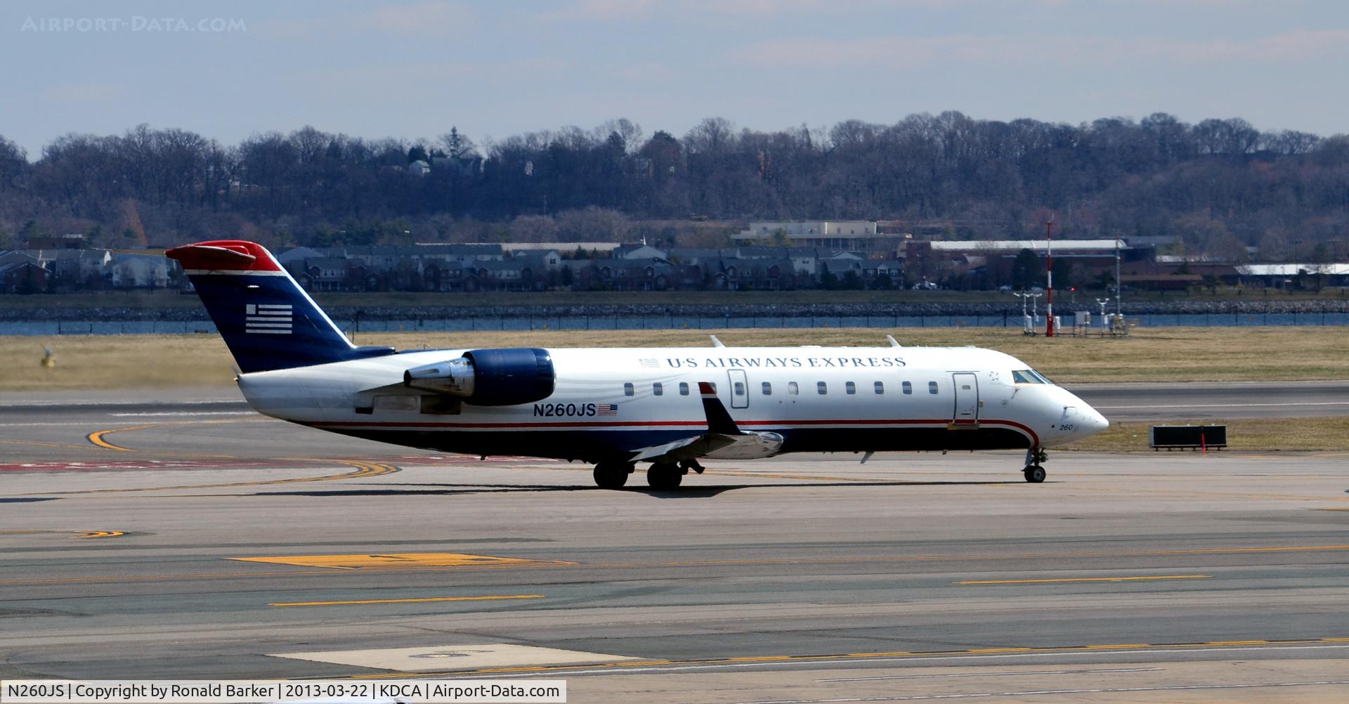 N260JS, 2004 Bombardier CRJ-200ER (CL-600-2B19) C/N 7957, Taxi DCA